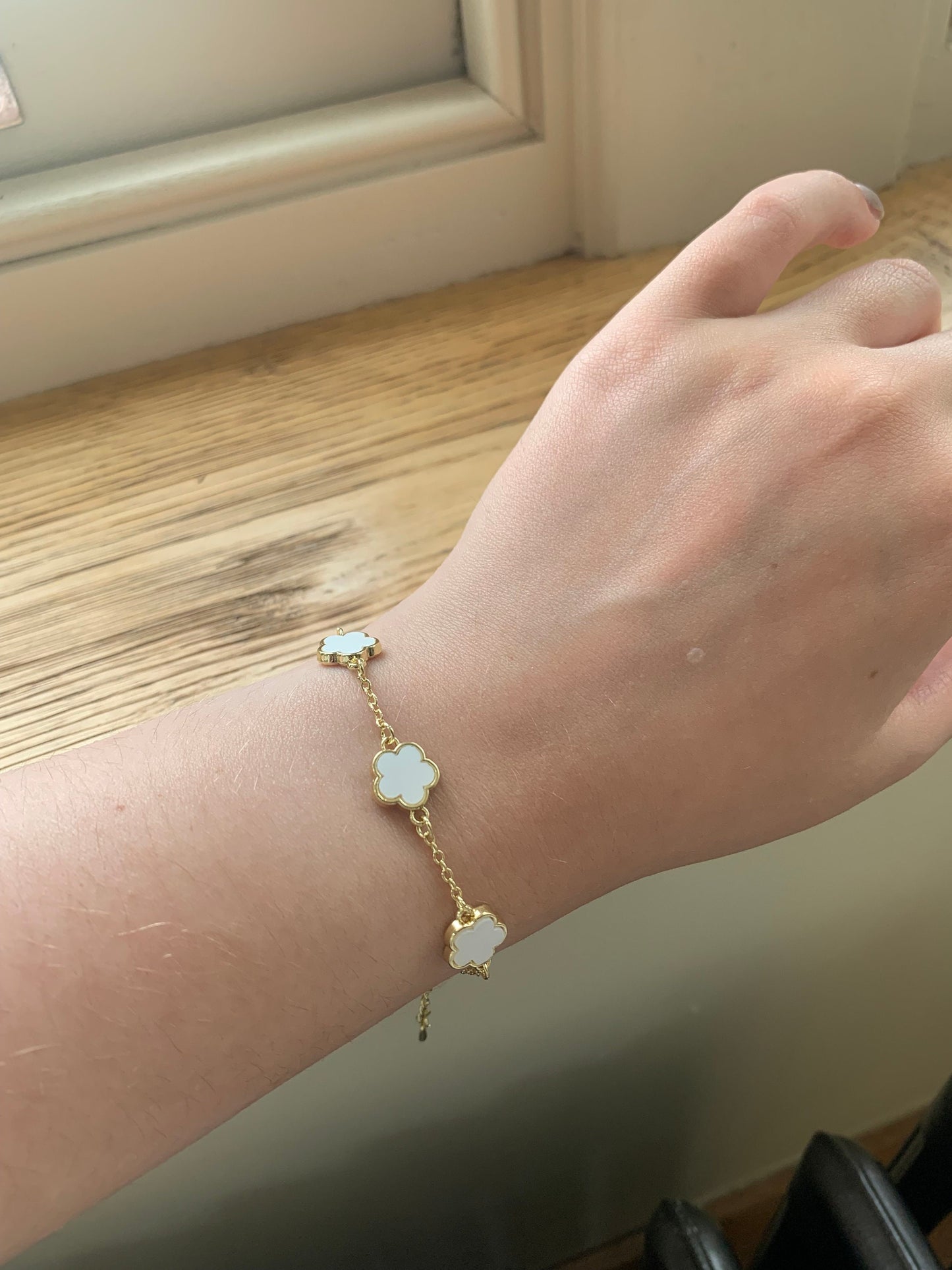 White and Gold Clover Flower Jewellery Set
