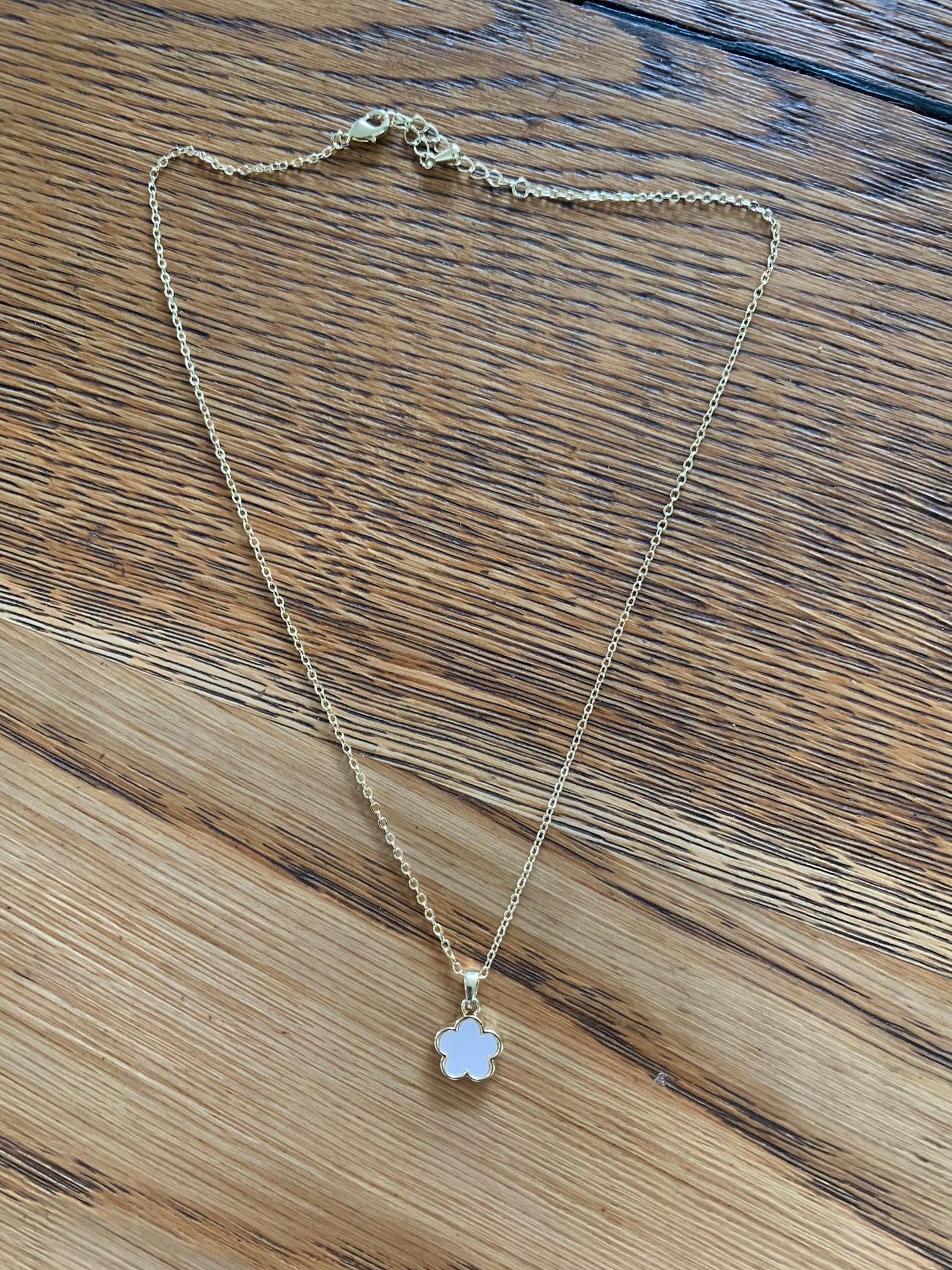 White and Gold Clover Flower Jewellery Set