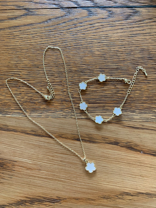 White and Gold Clover Flower Jewellery Set